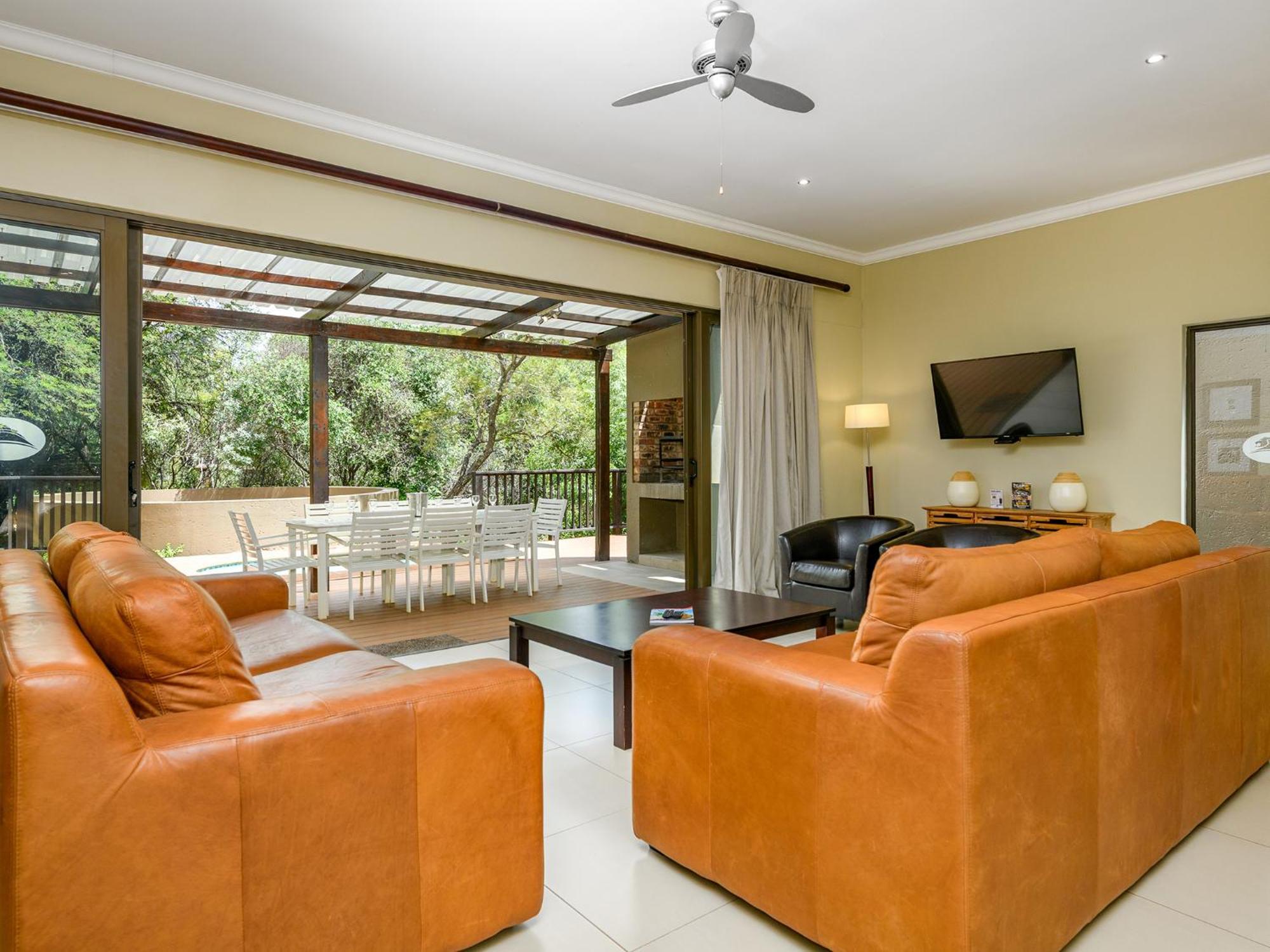 Monomotapa Village @ Legend Golf And Safari 3* Golders Green