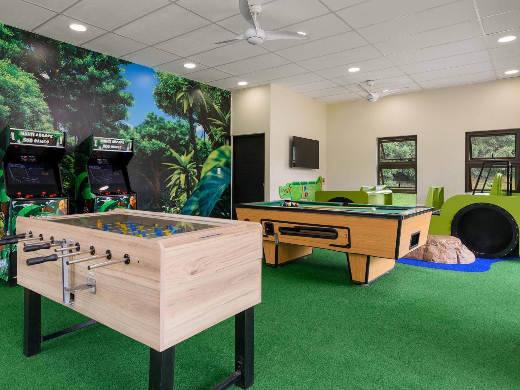 Monomotapa Village @ Legend Golf And Safari 3* Golders Green